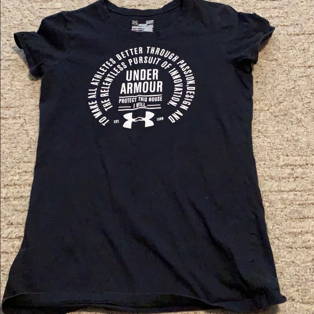 Under Armour tee size adult small